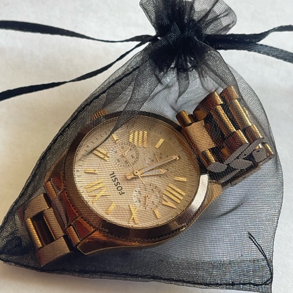 Rose gold Fossil watch - Picture 7 of 7